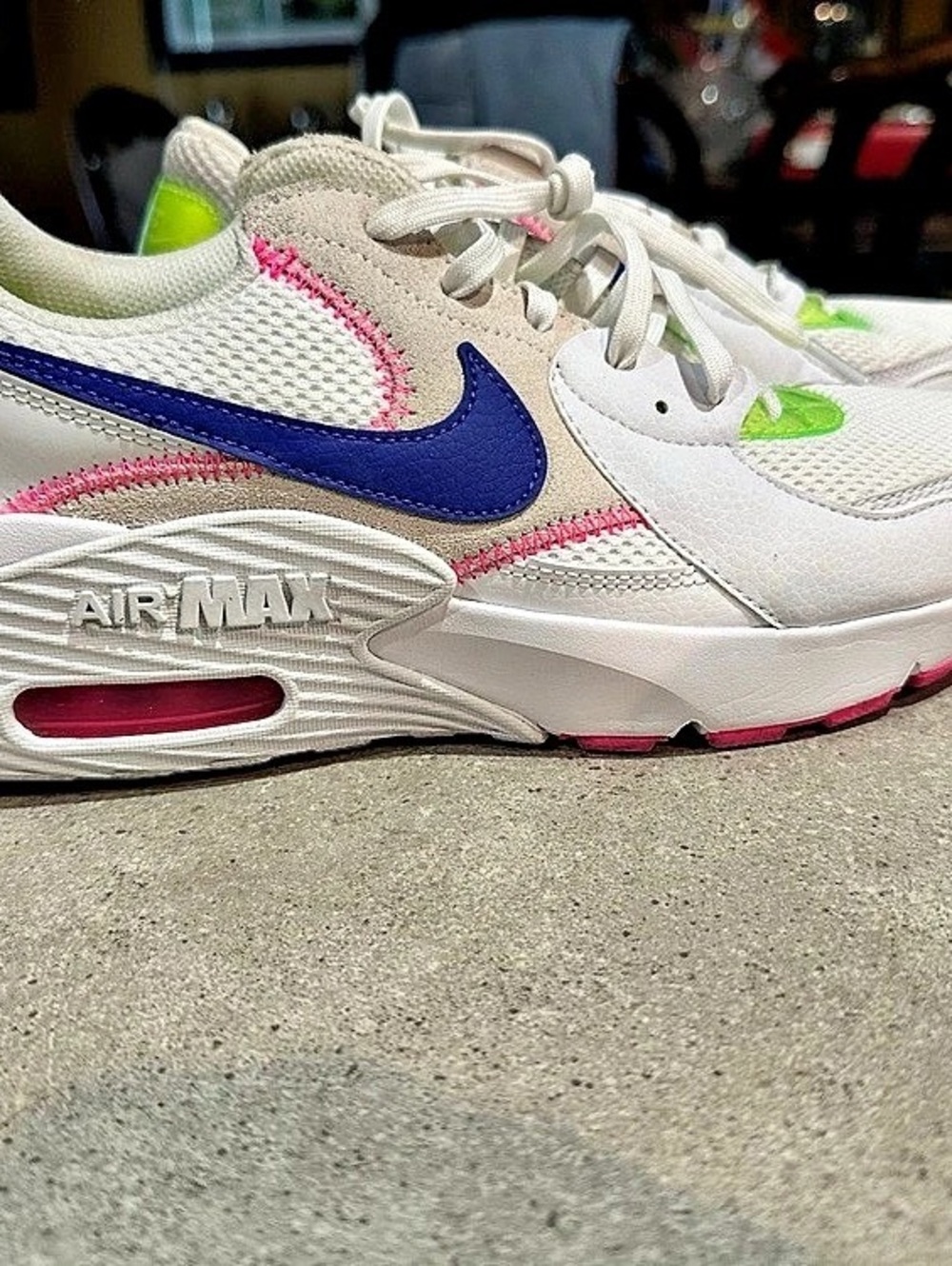 Nike Air Max 90 Sneakers White & Pink US 9.5 Like New